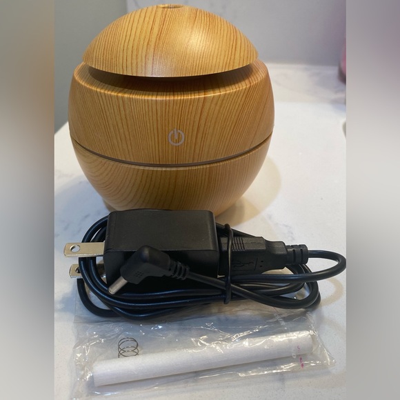 Nature’s Truth Ultrasonic Mini LED Color Changing Aroma Diffuser - Picture 5 of 9